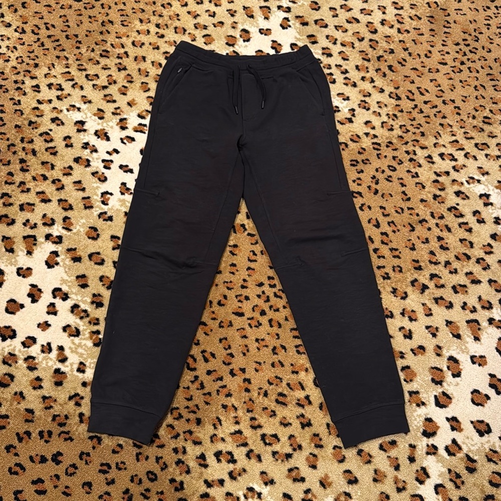 Lululemon men’s joggers